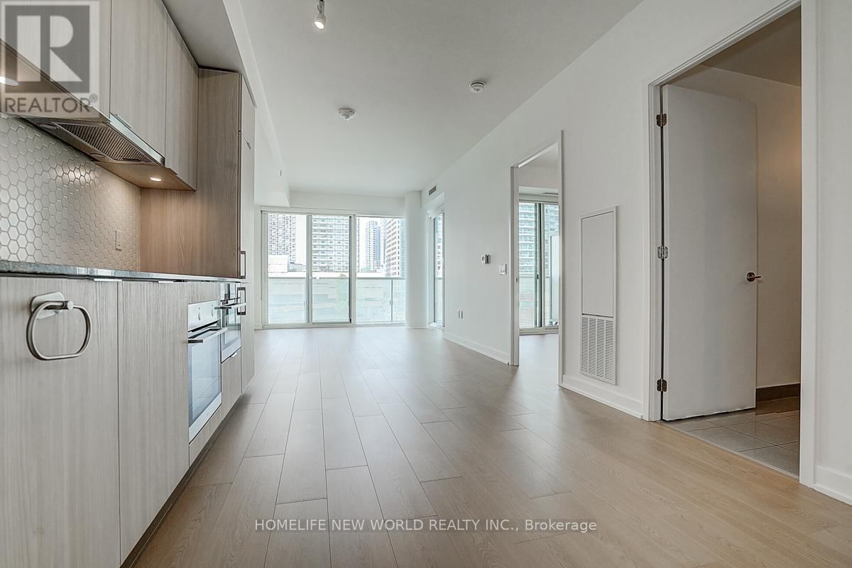 419 - 15 QUEENS QUAY EAST Image 4