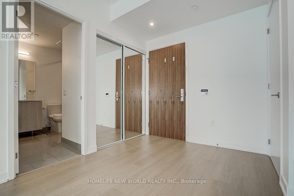 419 - 15 QUEENS QUAY EAST Image 5