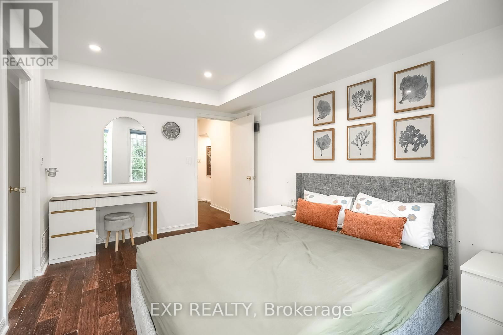 1143 - 5 EVERSON DRIVE Image 28