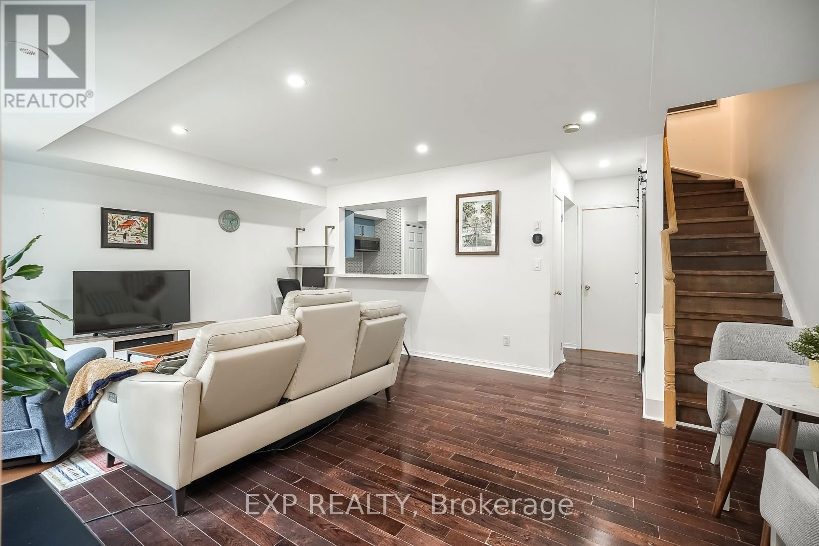 1143 - 5 EVERSON DRIVE Image 5