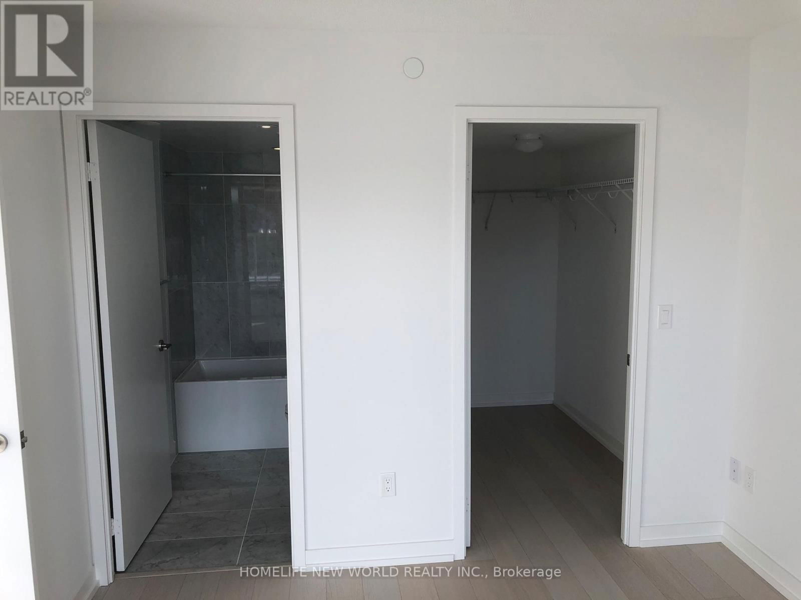 TH15 - 113 MCMAHON DRIVE Image 10