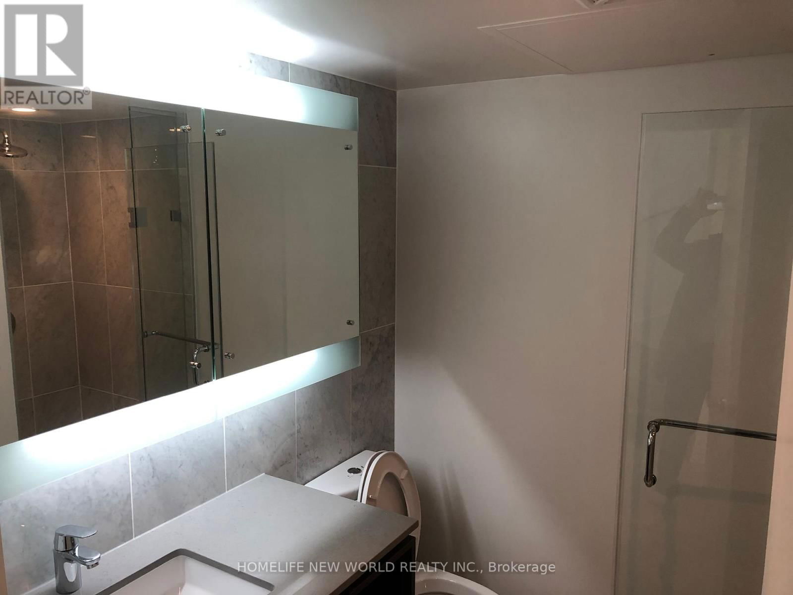 TH15 - 113 MCMAHON DRIVE Image 12