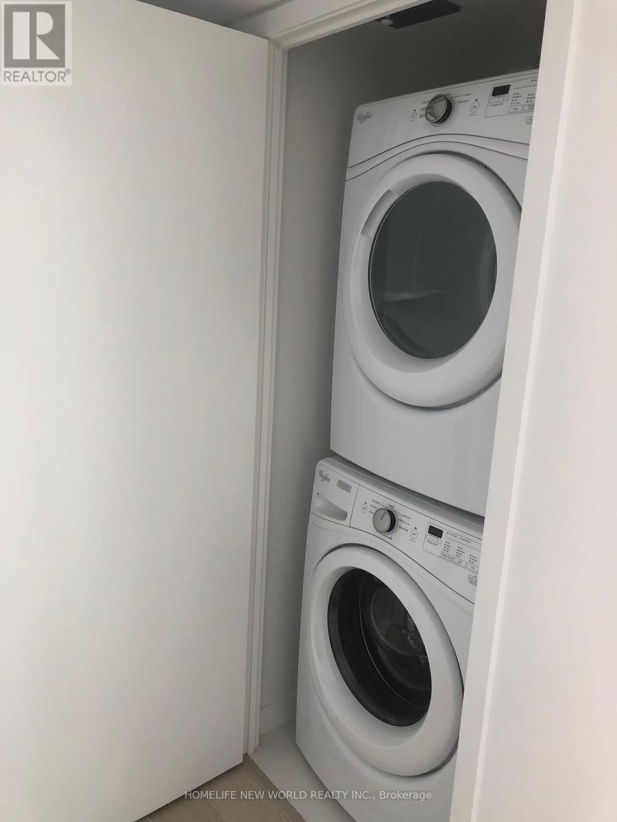 TH15 - 113 MCMAHON DRIVE Image 15