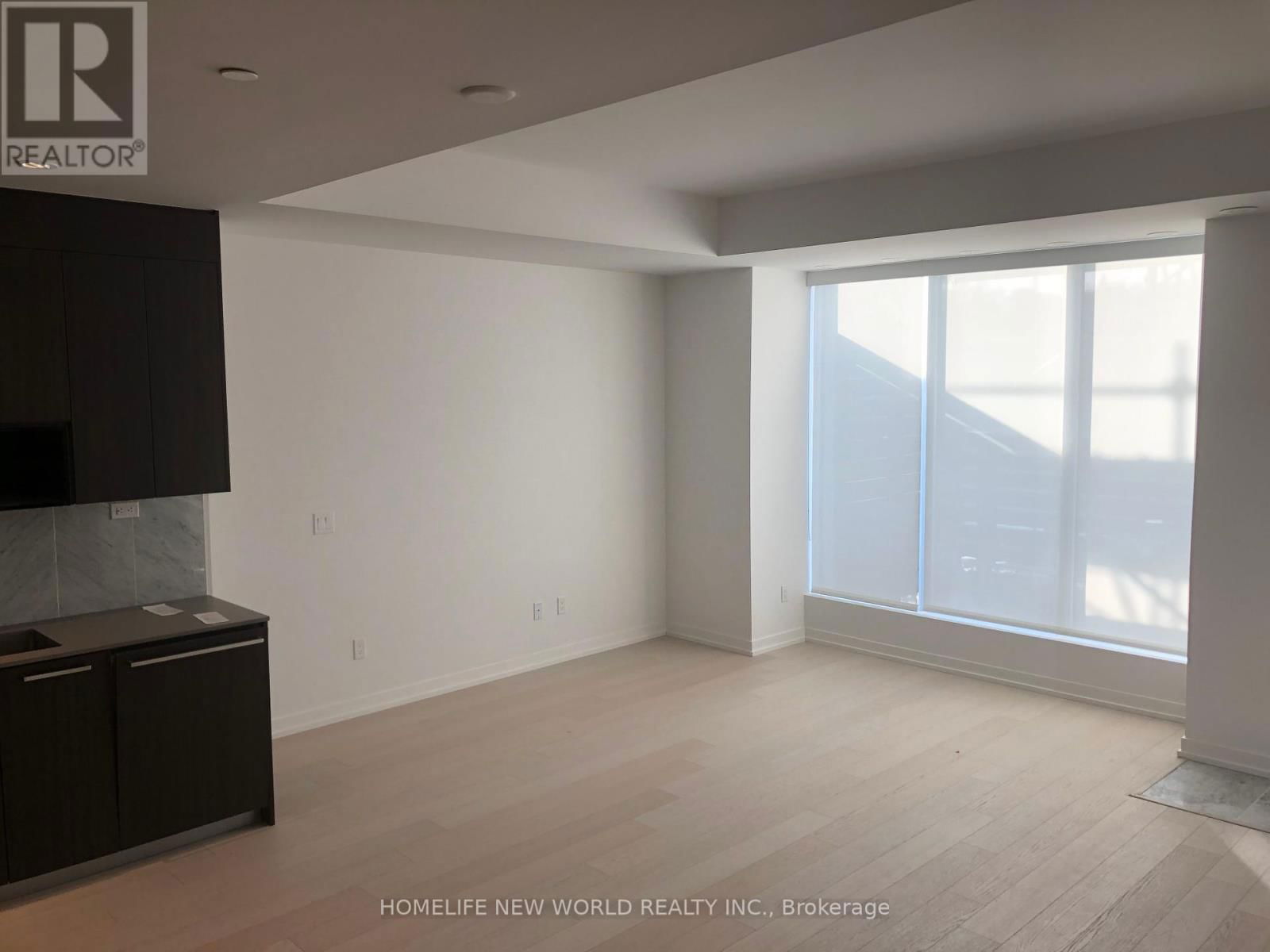 TH15 - 113 MCMAHON DRIVE Image 7