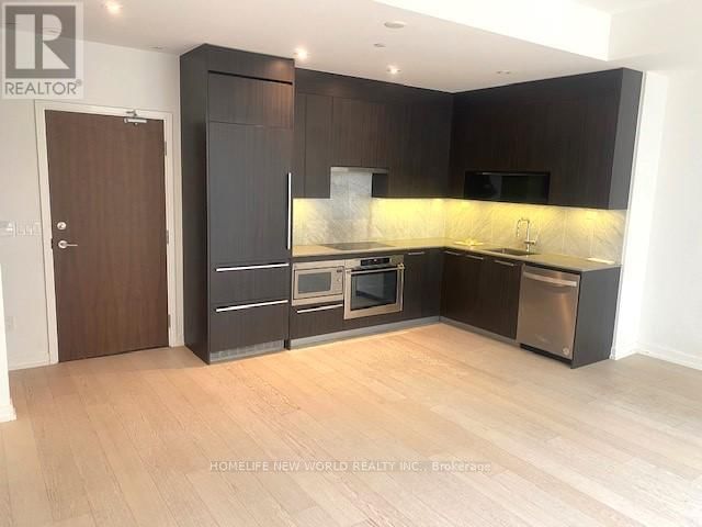 TH15 - 113 MCMAHON DRIVE Image 8