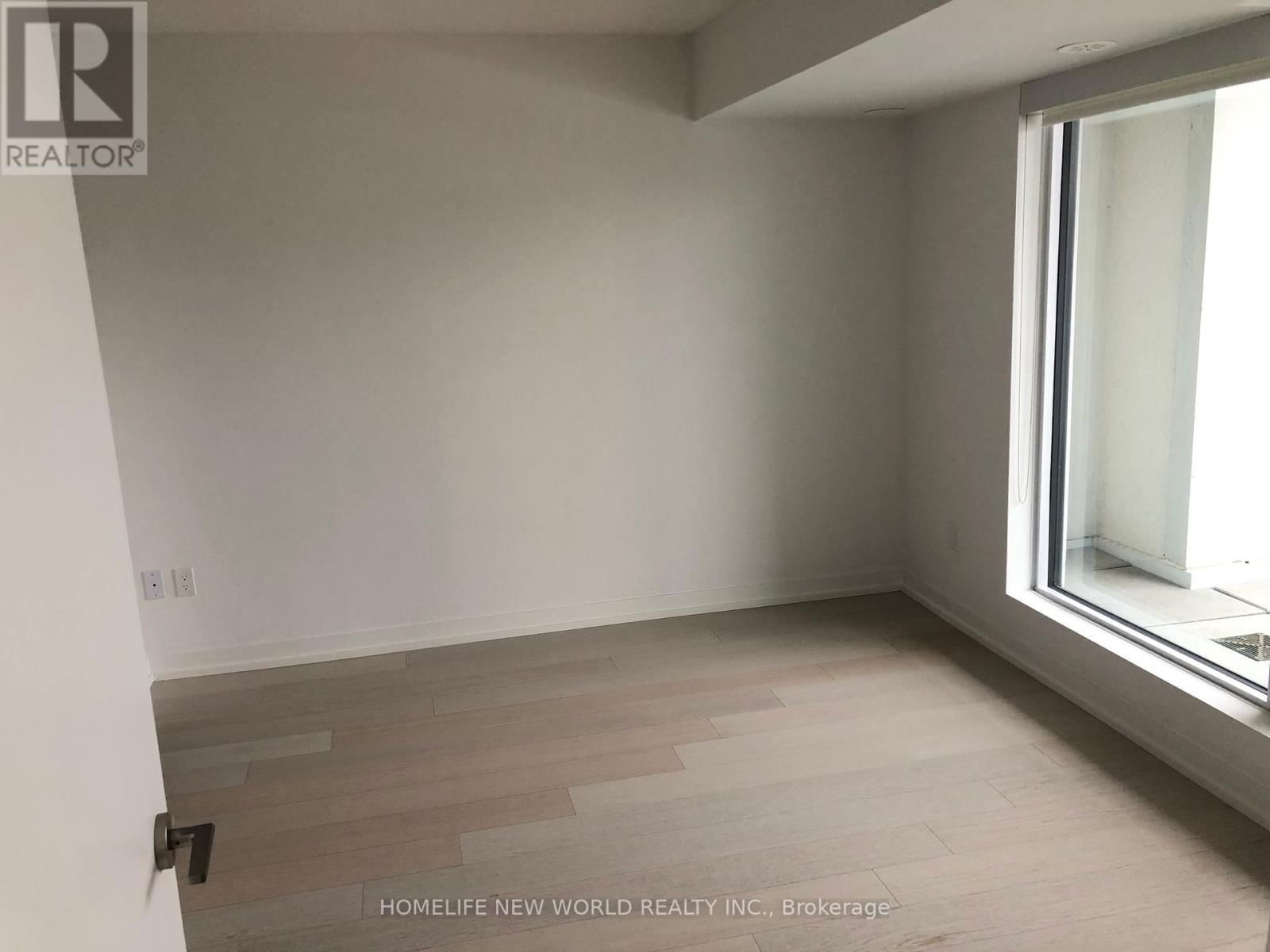 TH15 - 113 MCMAHON DRIVE Image 9