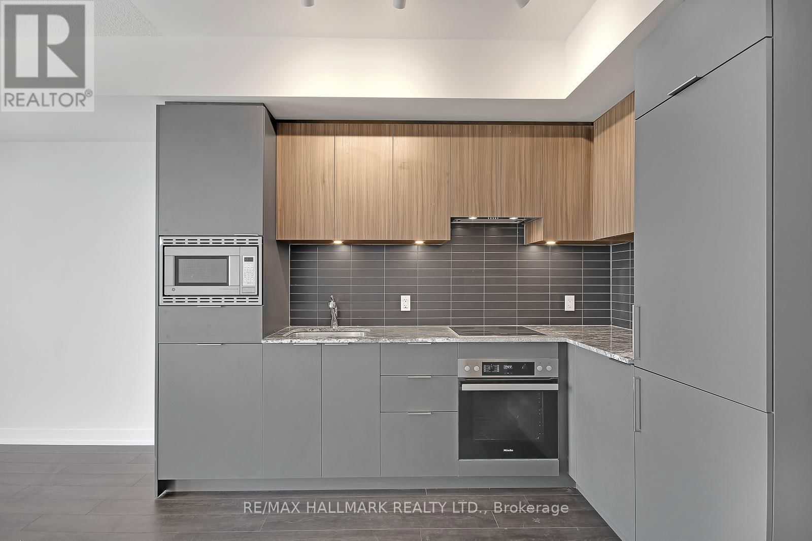1803 - 50 O'NEILL ROAD Image 2