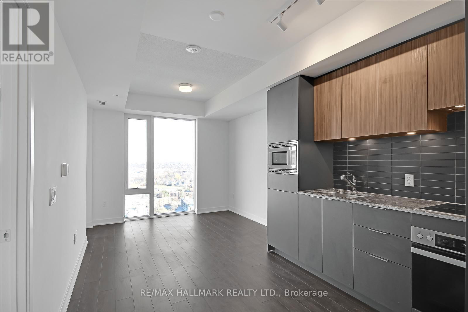1803 - 50 O'NEILL ROAD Image 6