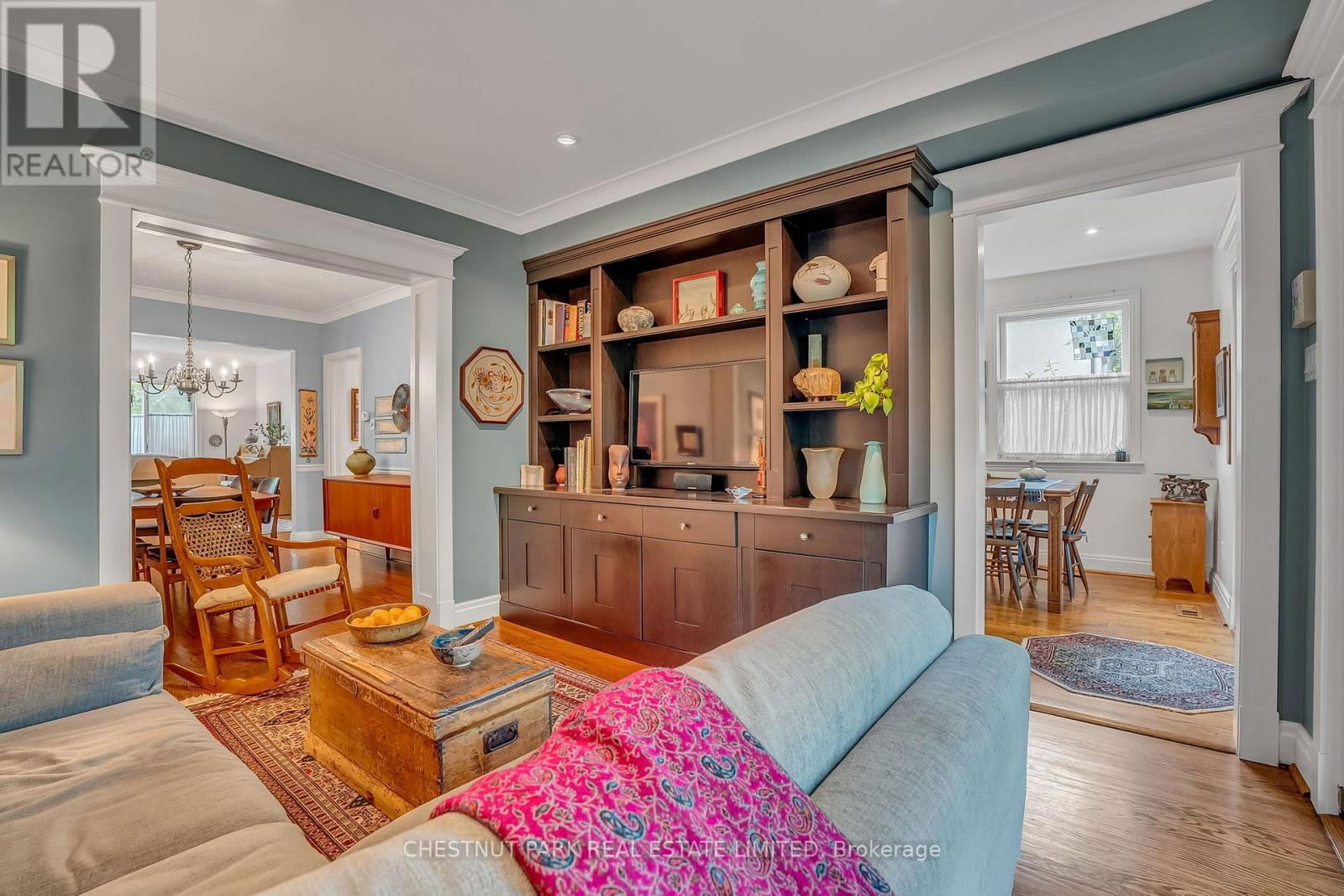 214 ARMOUR BOULEVARD Image 13