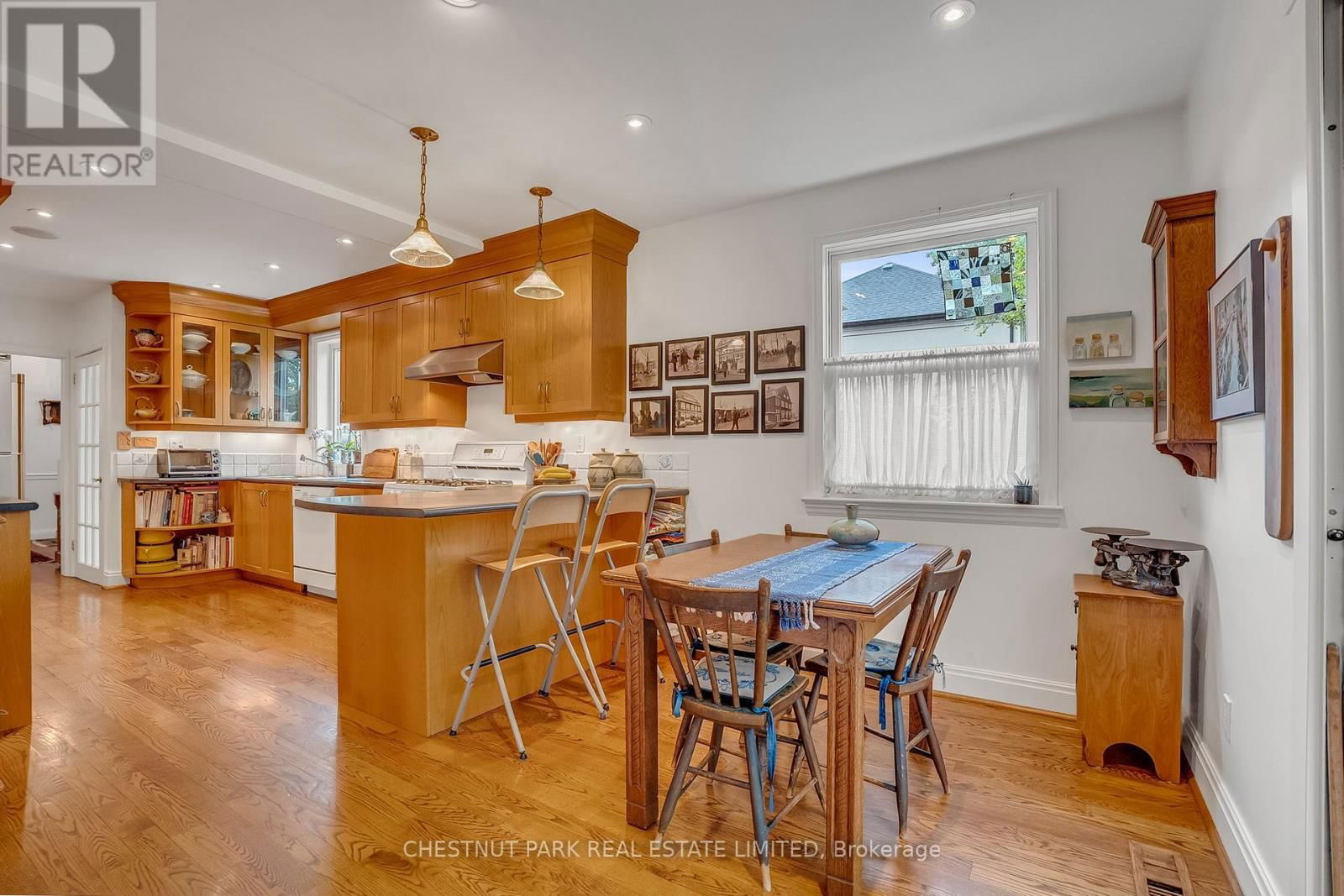 214 ARMOUR BOULEVARD Image 18
