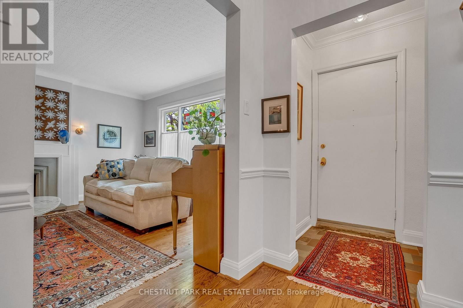 214 ARMOUR BOULEVARD Image 2