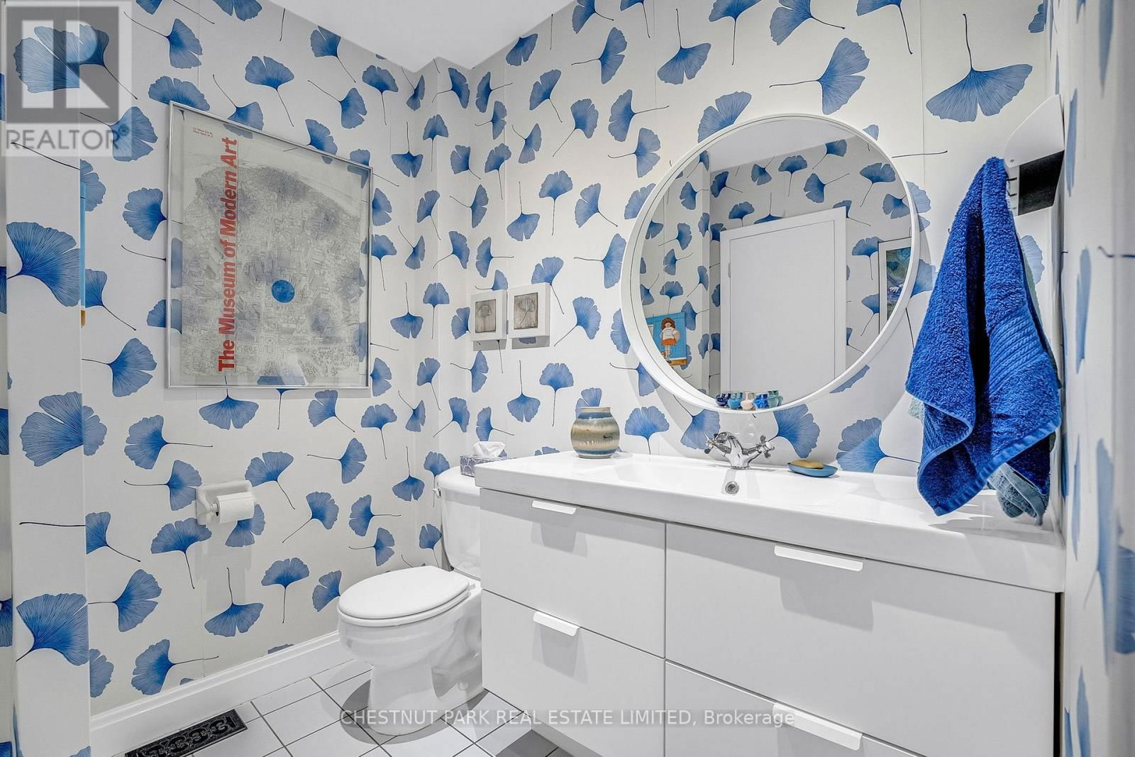 214 ARMOUR BOULEVARD Image 32