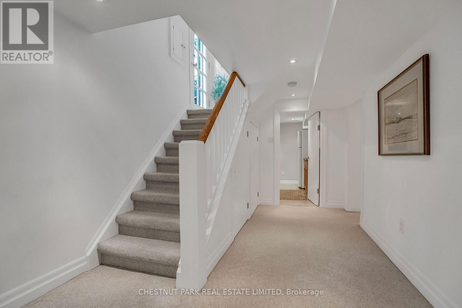 214 ARMOUR BOULEVARD Image 33