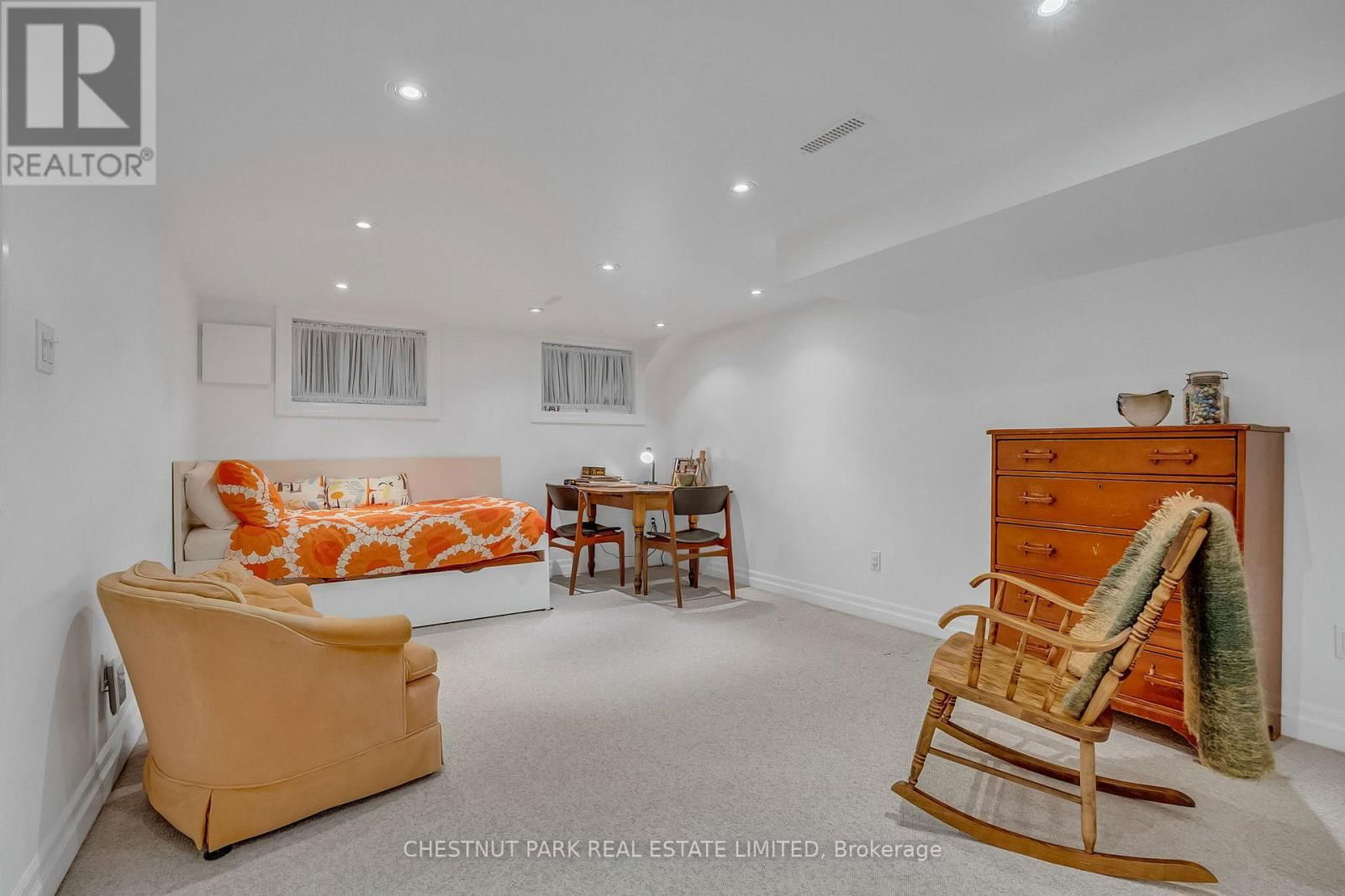 214 ARMOUR BOULEVARD Image 34