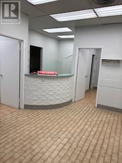 2820 VICTORIA PARK AVENUE Image 4