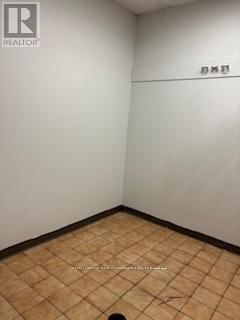 2820 VICTORIA PARK AVENUE Image 8