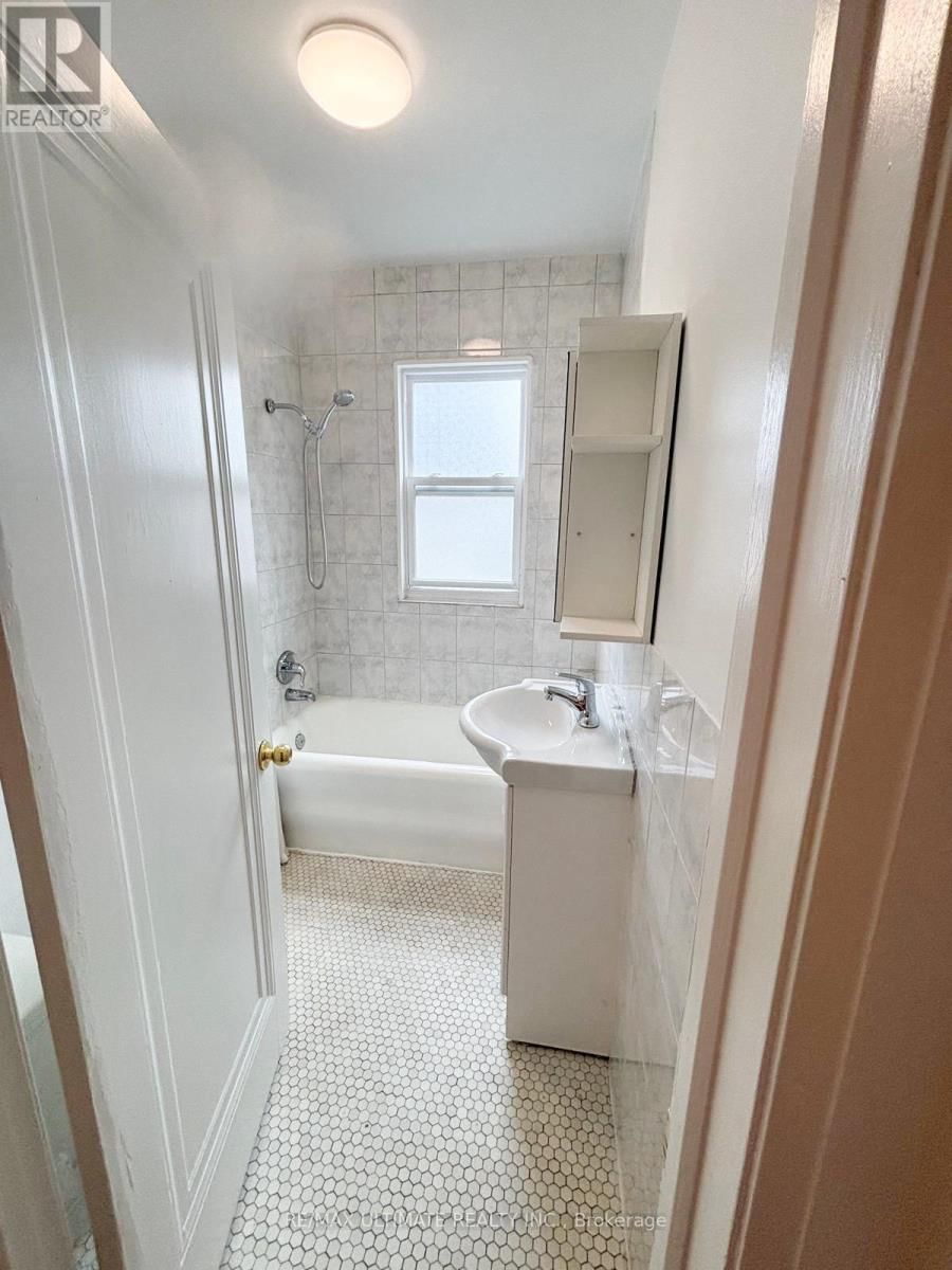 5 - 20 ROSELAWN AVENUE Image 11