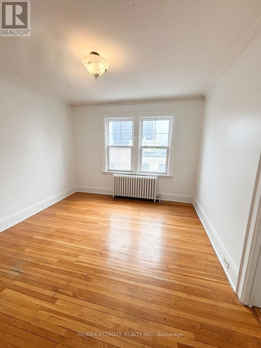 5 - 20 ROSELAWN AVENUE Image 7