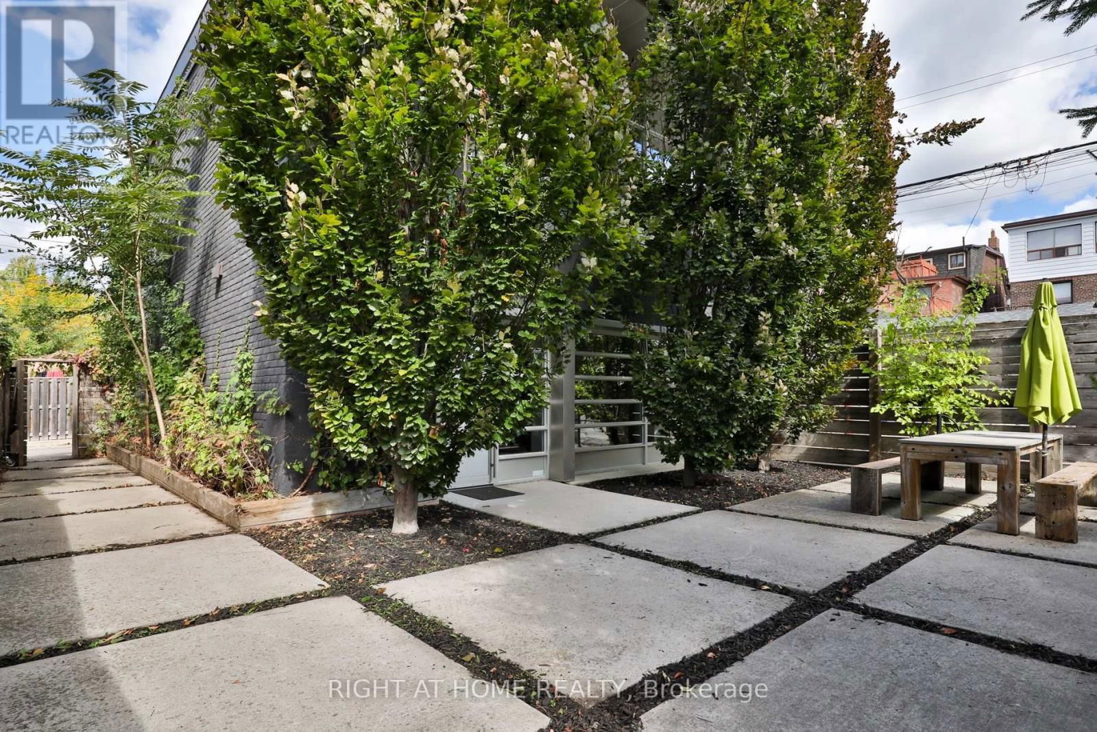 660R COLLEGE STREET Image 15