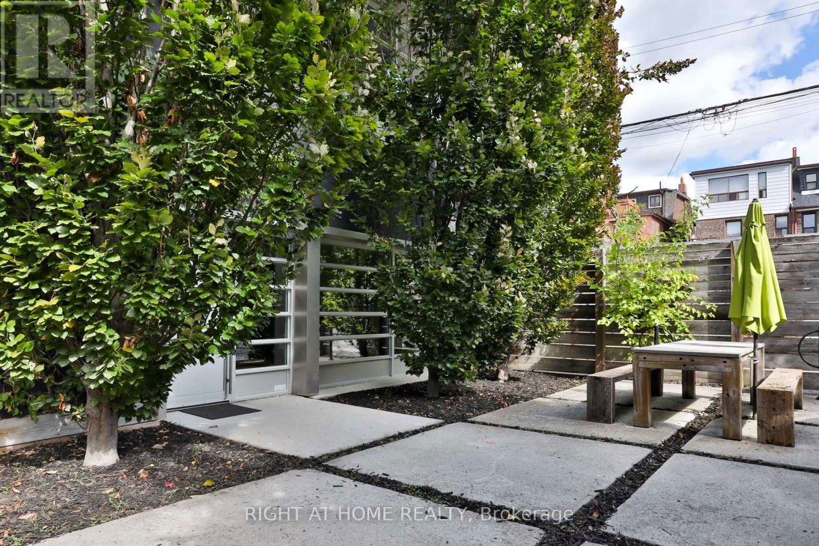 660R COLLEGE STREET Image 16