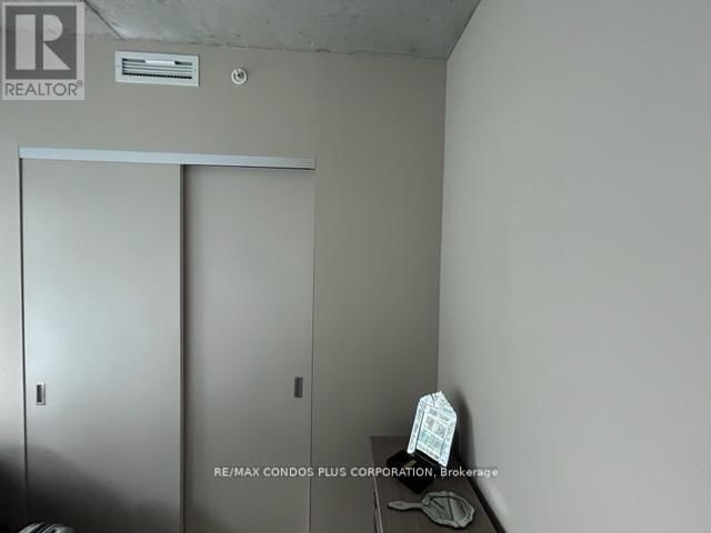 2507 - 11 CHARLOTTE STREET Image 10