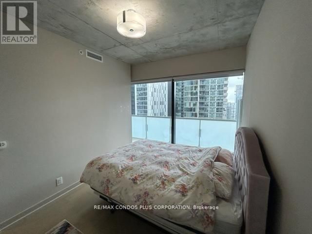 2507 - 11 CHARLOTTE STREET Image 31