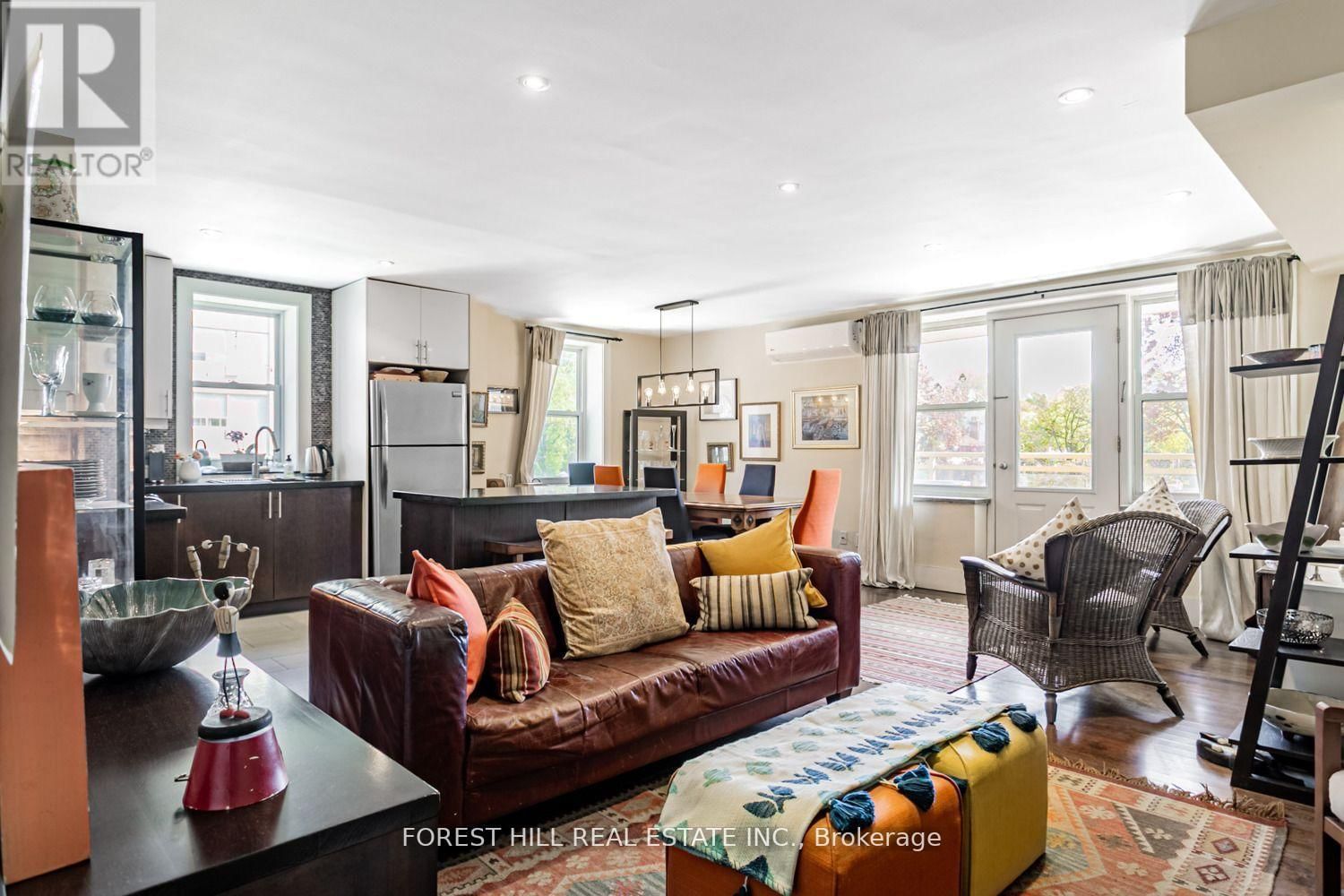 208 - 2603 BATHURST STREET Image 2