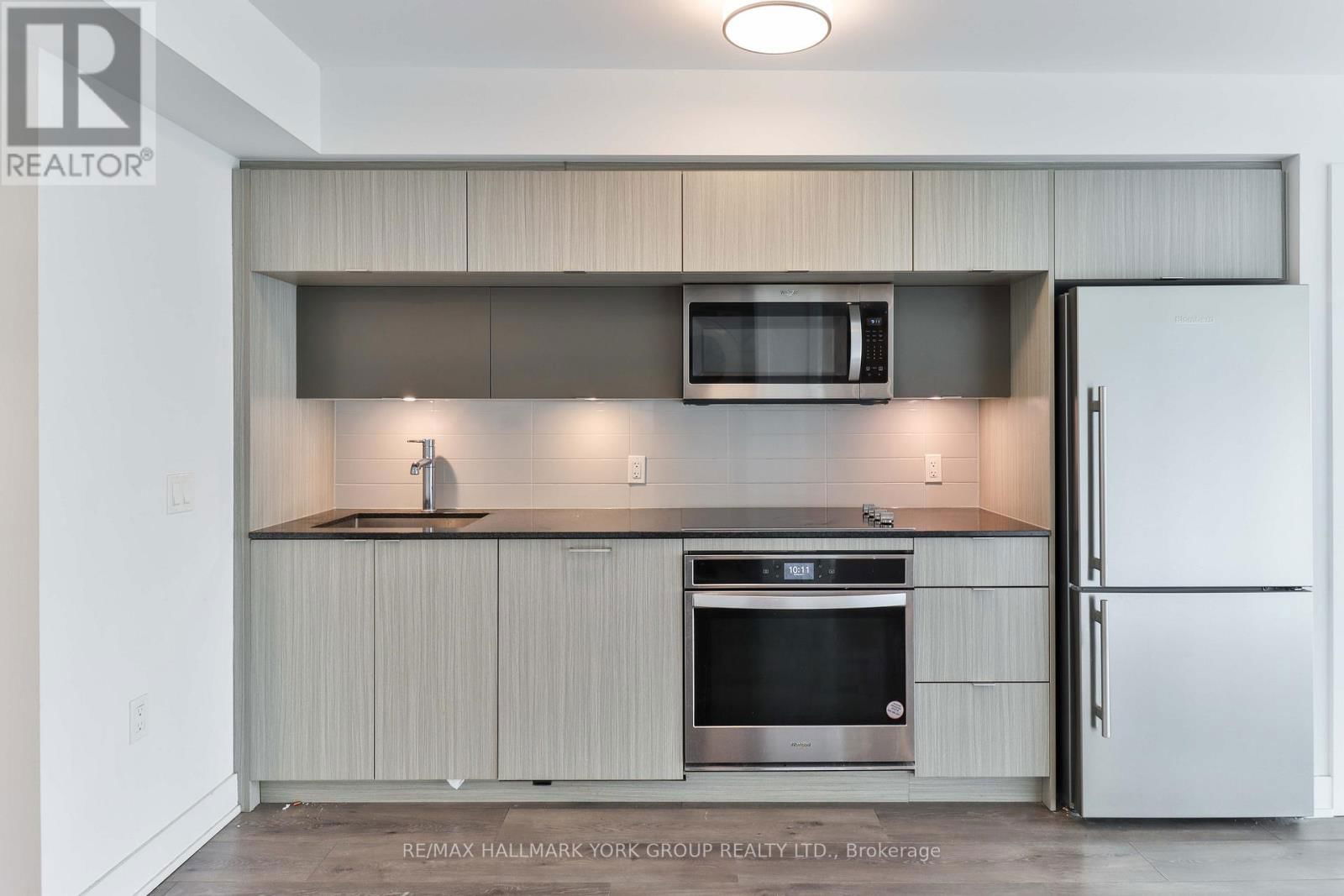 2017 - 585 BLOOR STREET EAST Image 10