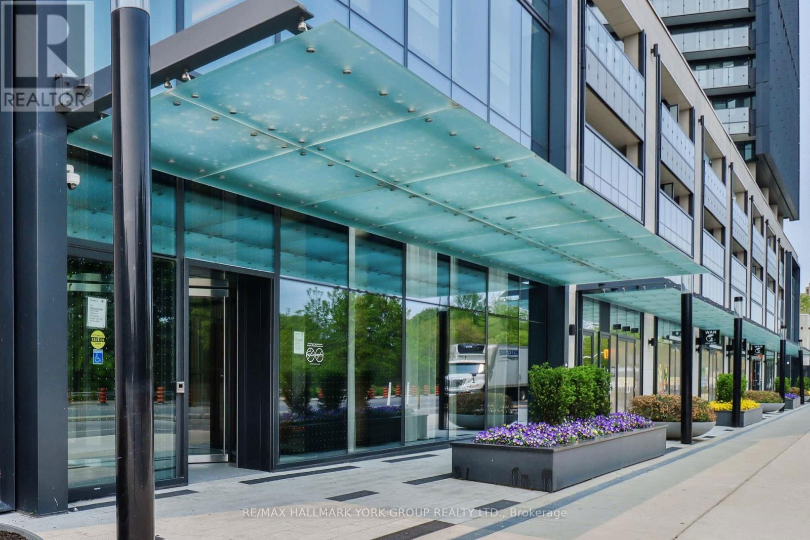 2017 - 585 BLOOR STREET EAST Image 27