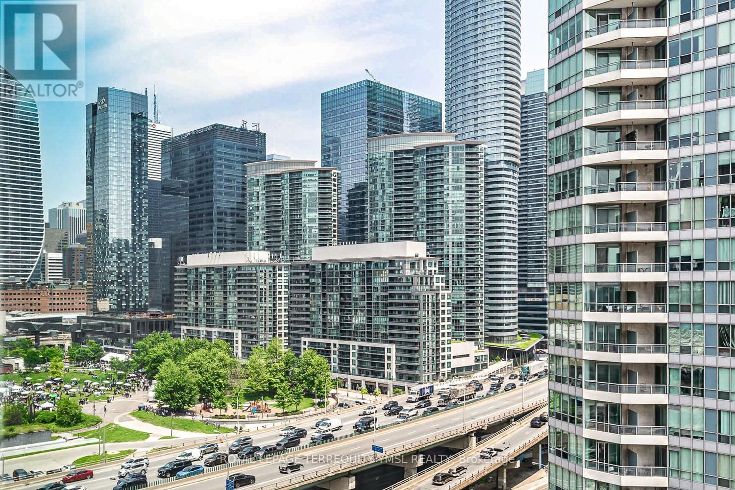 1401 - 250 QUEENS QUAY WEST Image 17