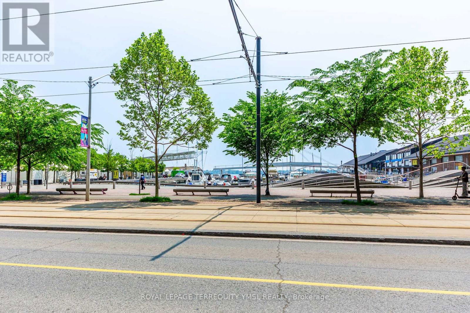 1401 - 250 QUEENS QUAY WEST Image 24