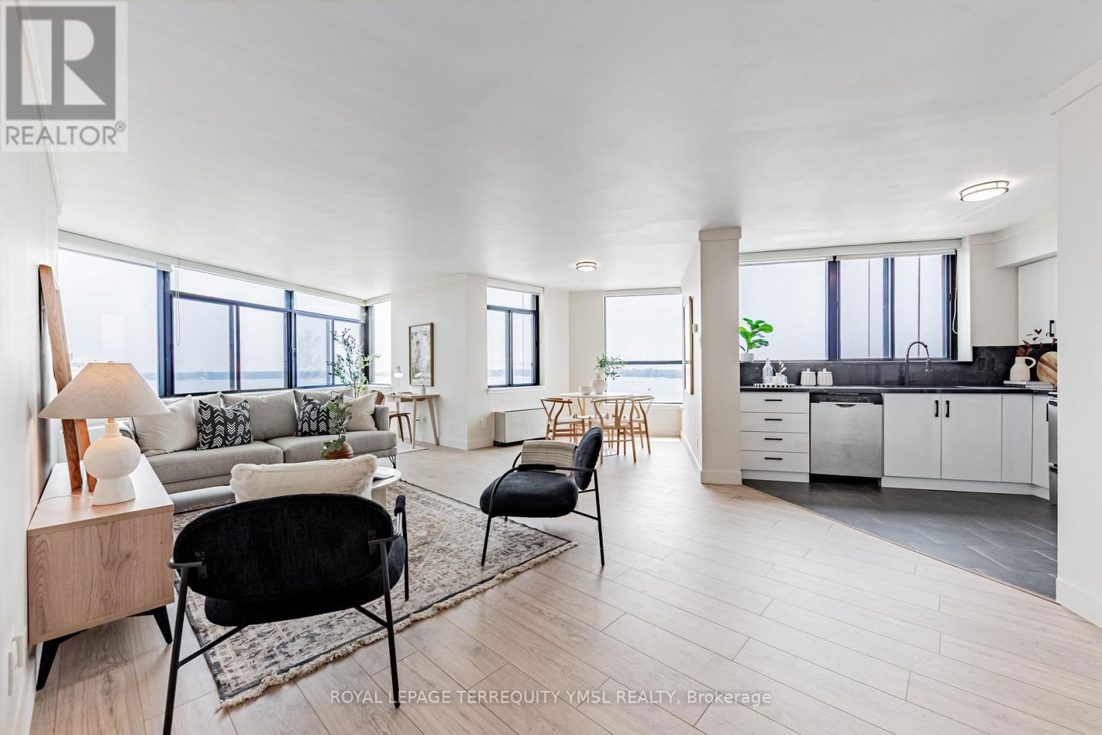 1401 - 250 QUEENS QUAY WEST Image 6