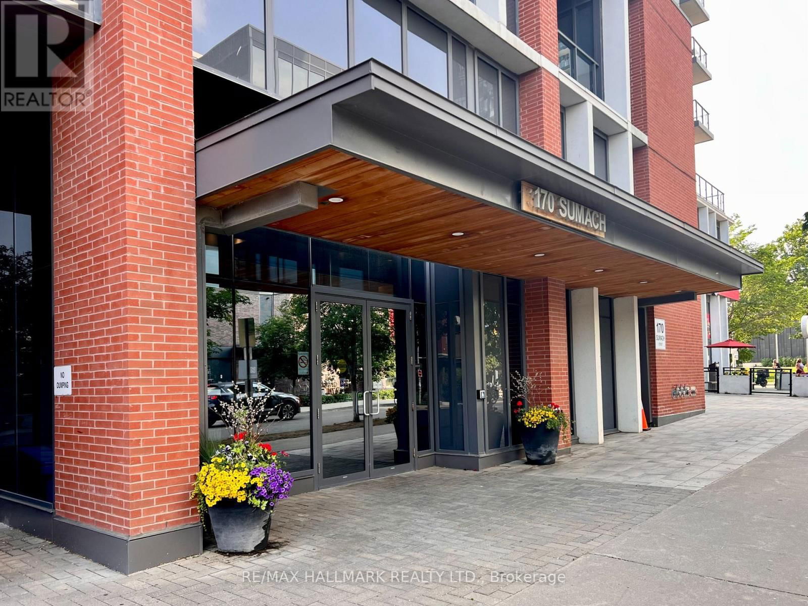 1209 - 170 SUMACH STREET Image 2
