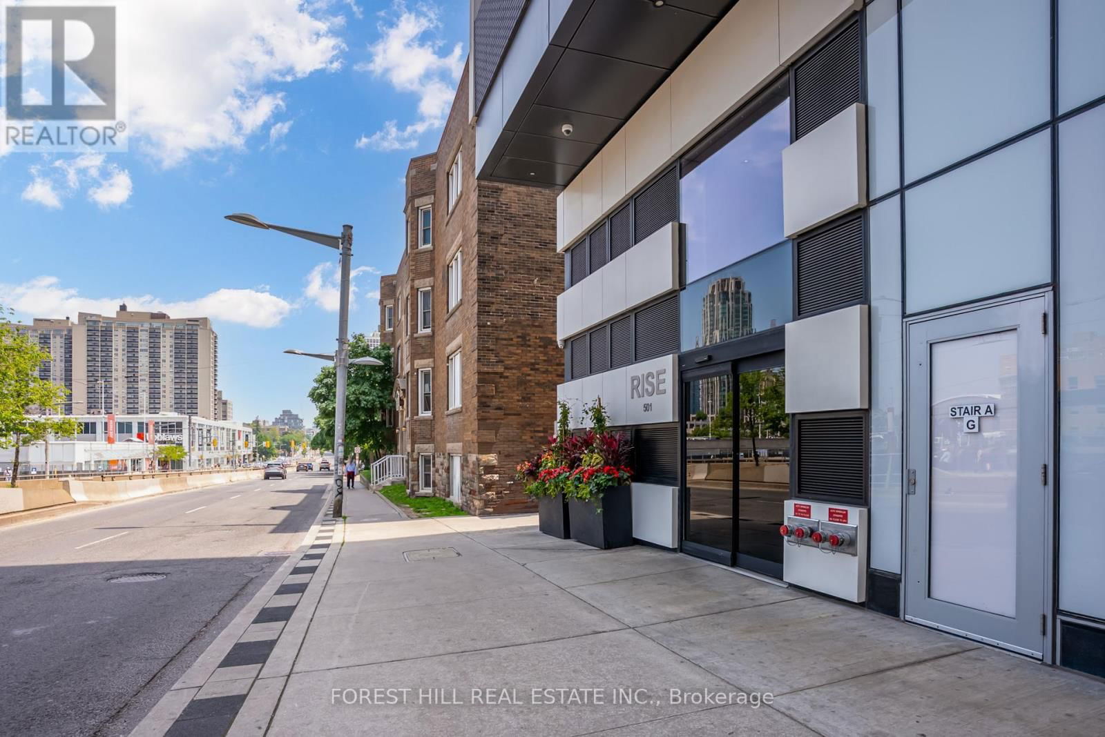 602 - 501 ST. CLAIR AVENUE WEST Image 2