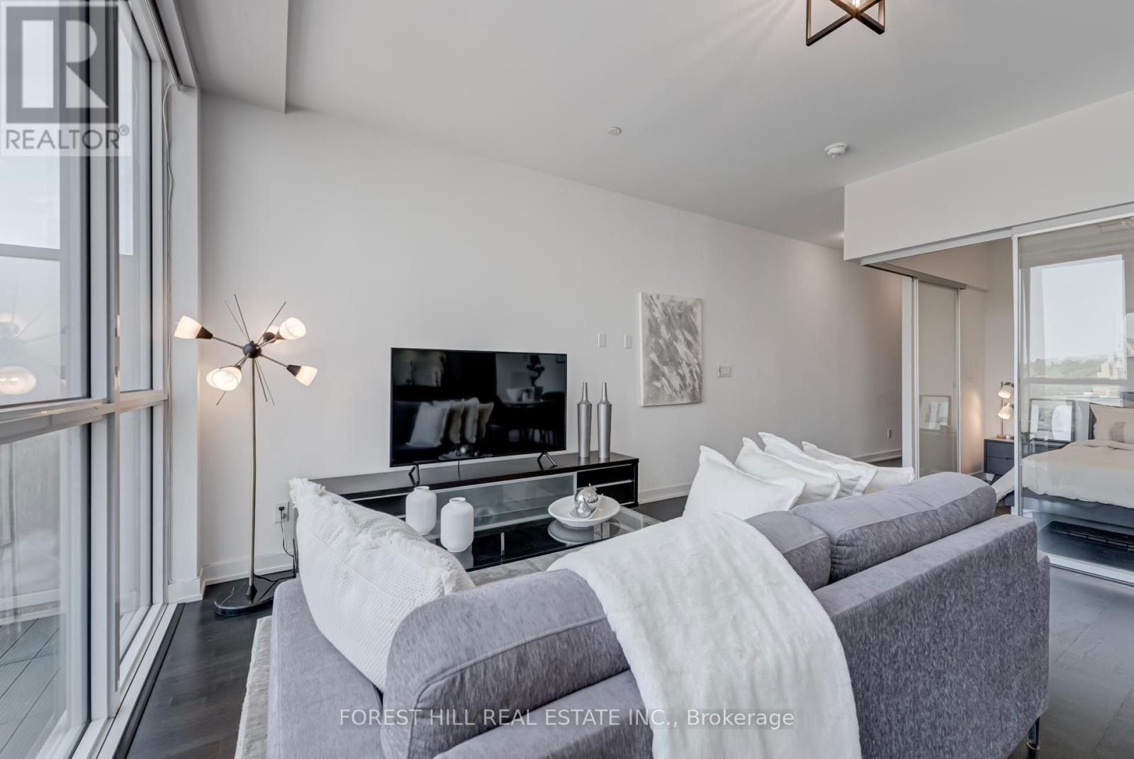 602 - 501 ST. CLAIR AVENUE WEST Image 7