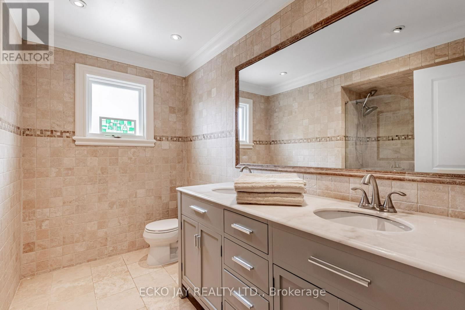 75 BARRYDALE CRESCENT Image 17