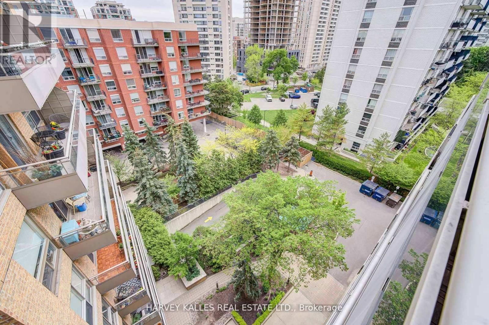 LPH01 - 245 DAVISVILLE AVENUE Image 25