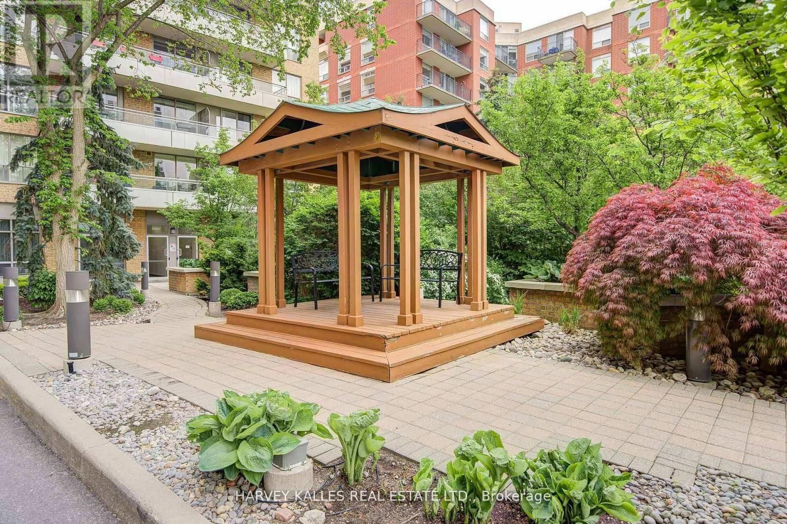 LPH01 - 245 DAVISVILLE AVENUE Image 8