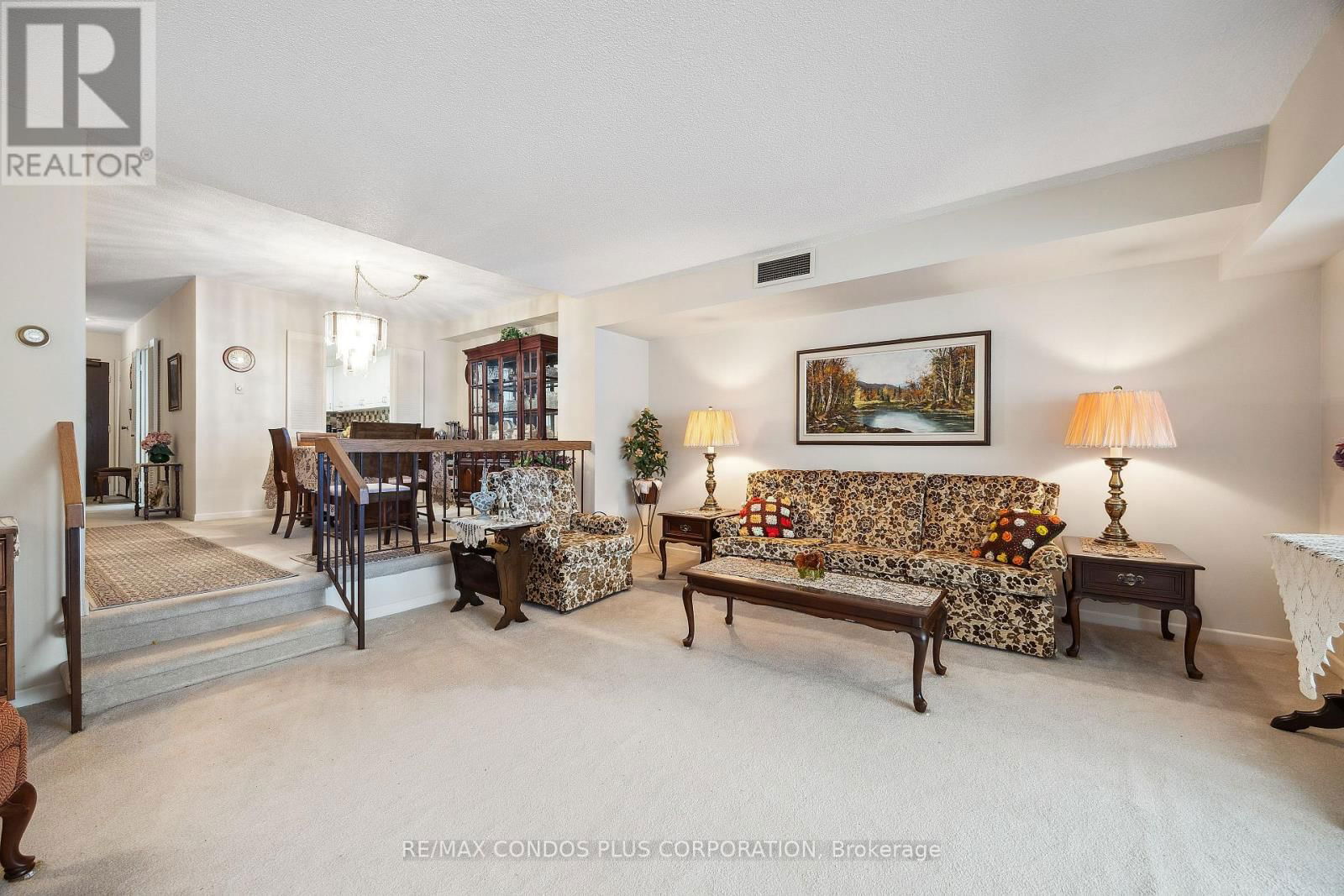 902 - 62 WELLESLEY STREET WEST Image 9