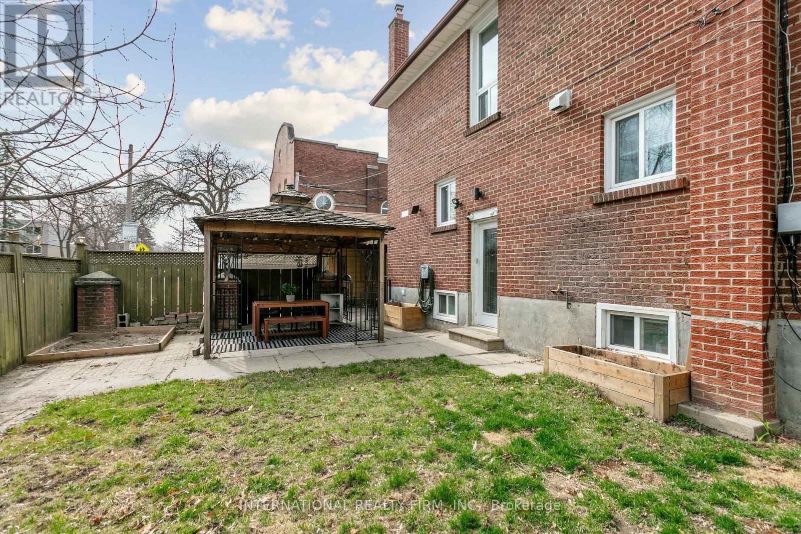 50 DENISON AVENUE Image 34