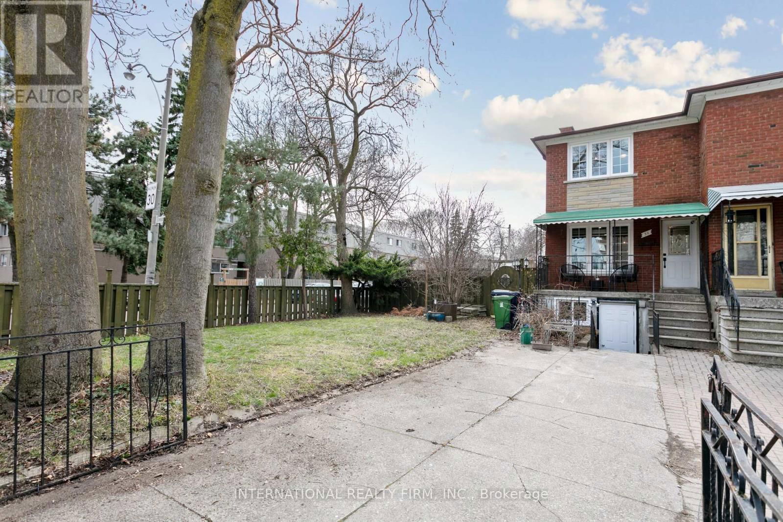 50 DENISON AVENUE Image 36