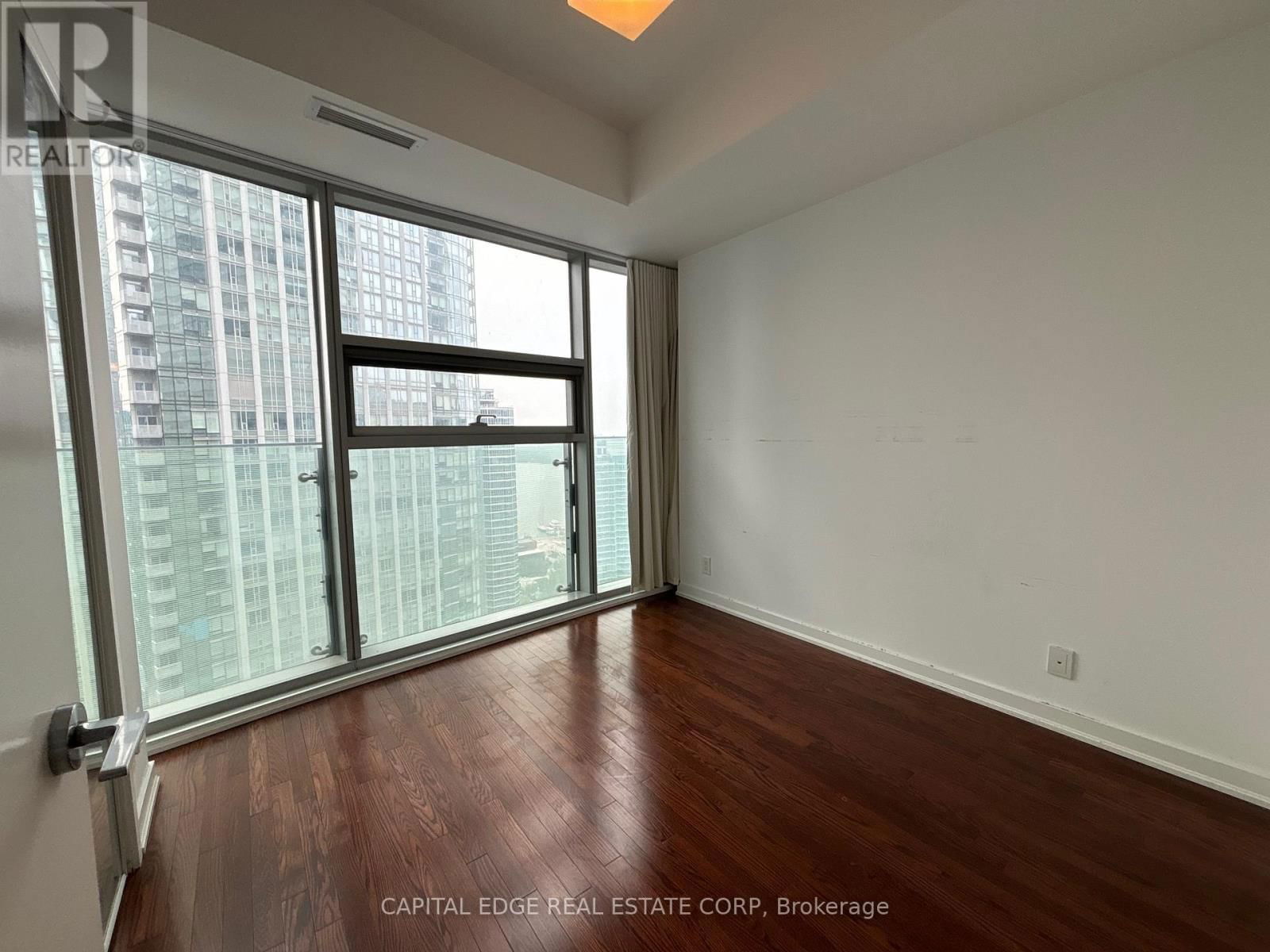 2802 - 14 YORK STREET Image 7
