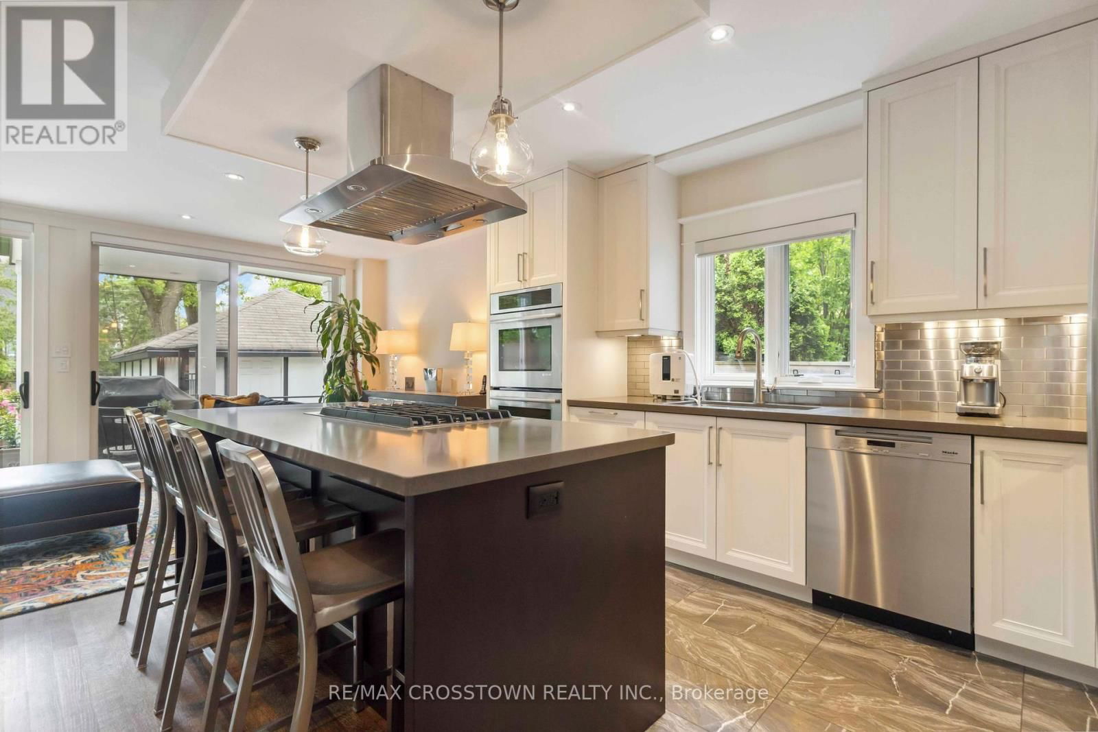 353 BRIAR HILL AVENUE Image 10