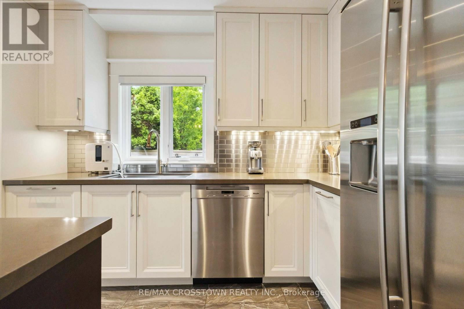 353 BRIAR HILL AVENUE Image 11