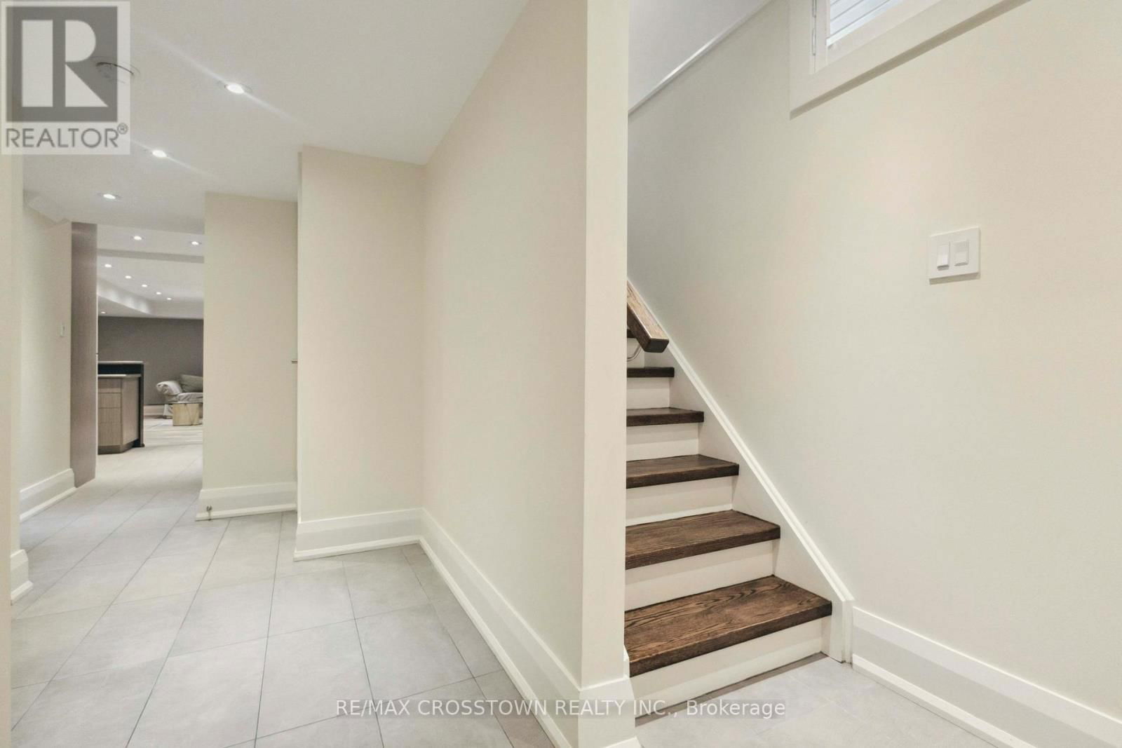 353 BRIAR HILL AVENUE Image 30