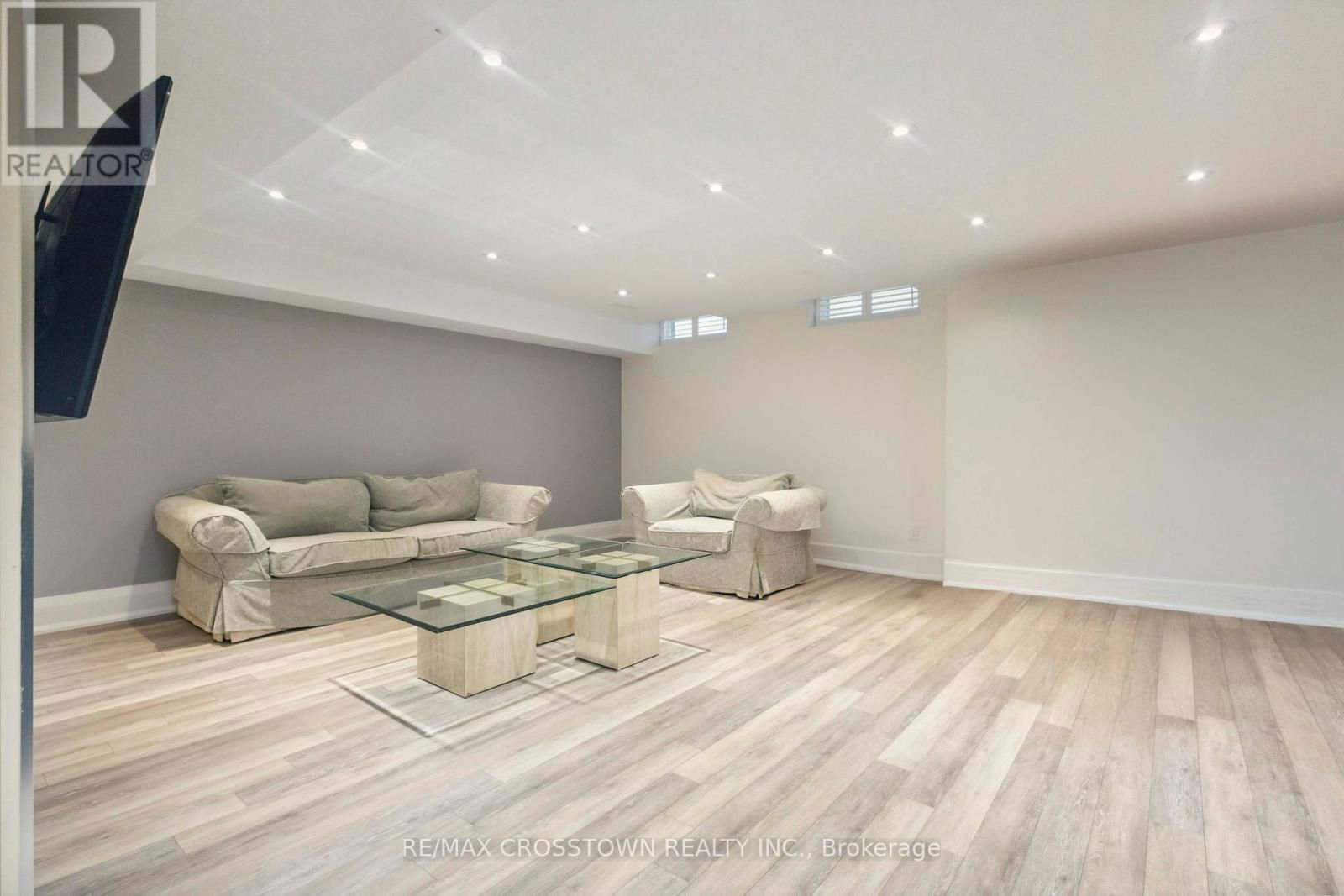 353 BRIAR HILL AVENUE Image 31