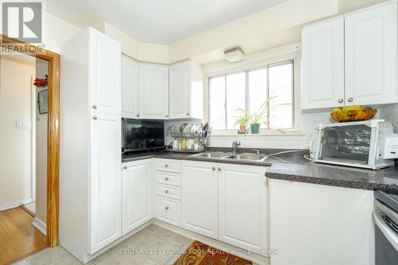 6 RAVENROCK COURT Image 11