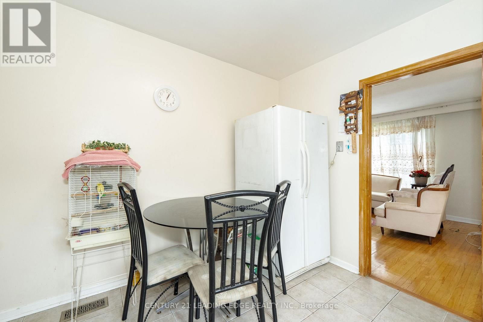 6 RAVENROCK COURT Image 12