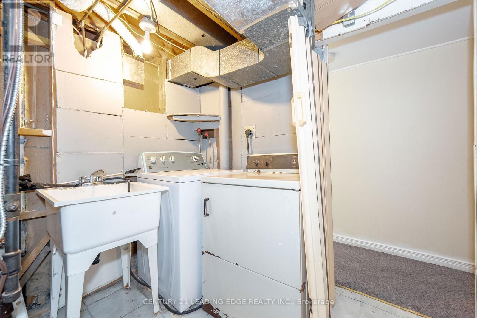 6 RAVENROCK COURT Image 35