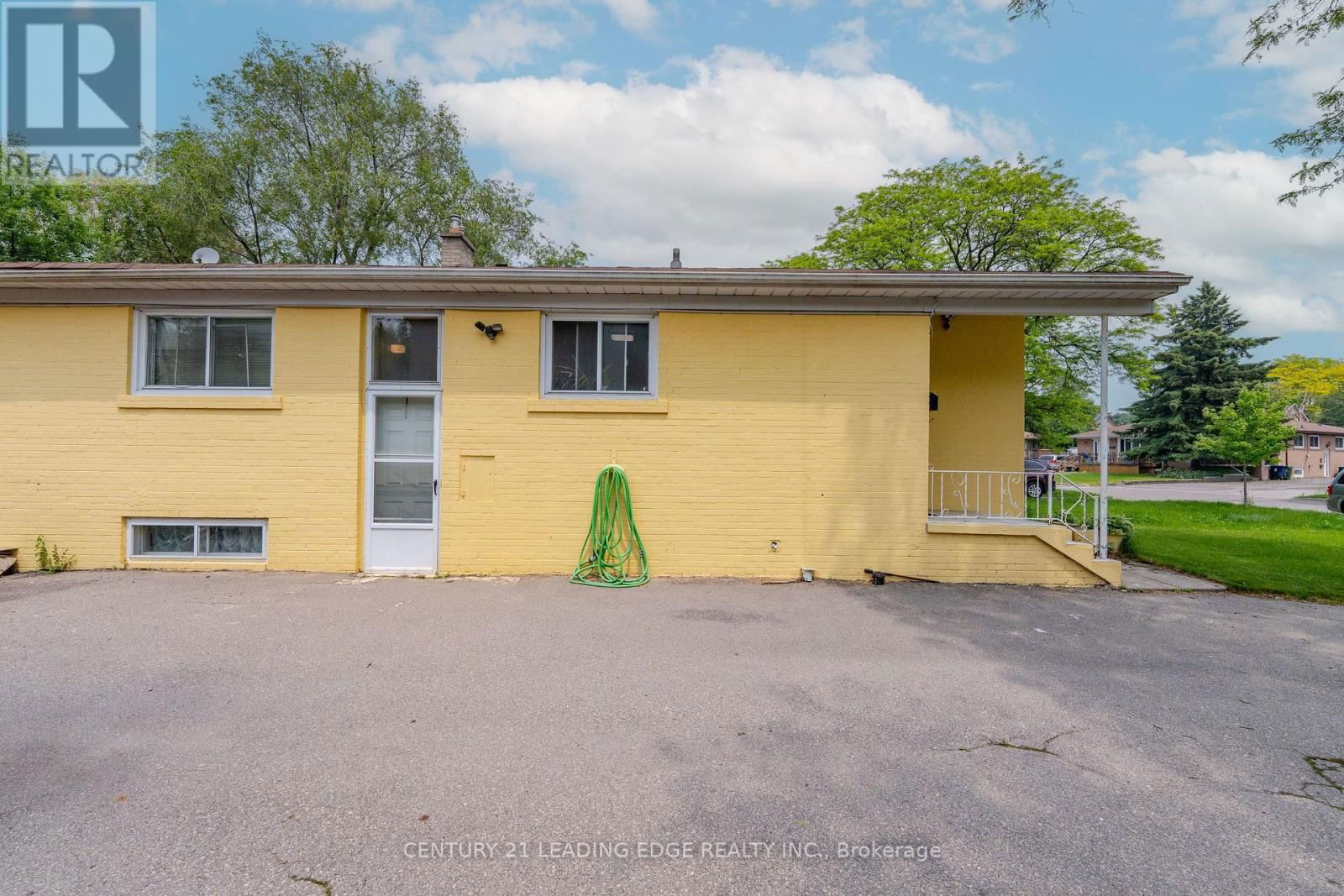 6 RAVENROCK COURT Image 36